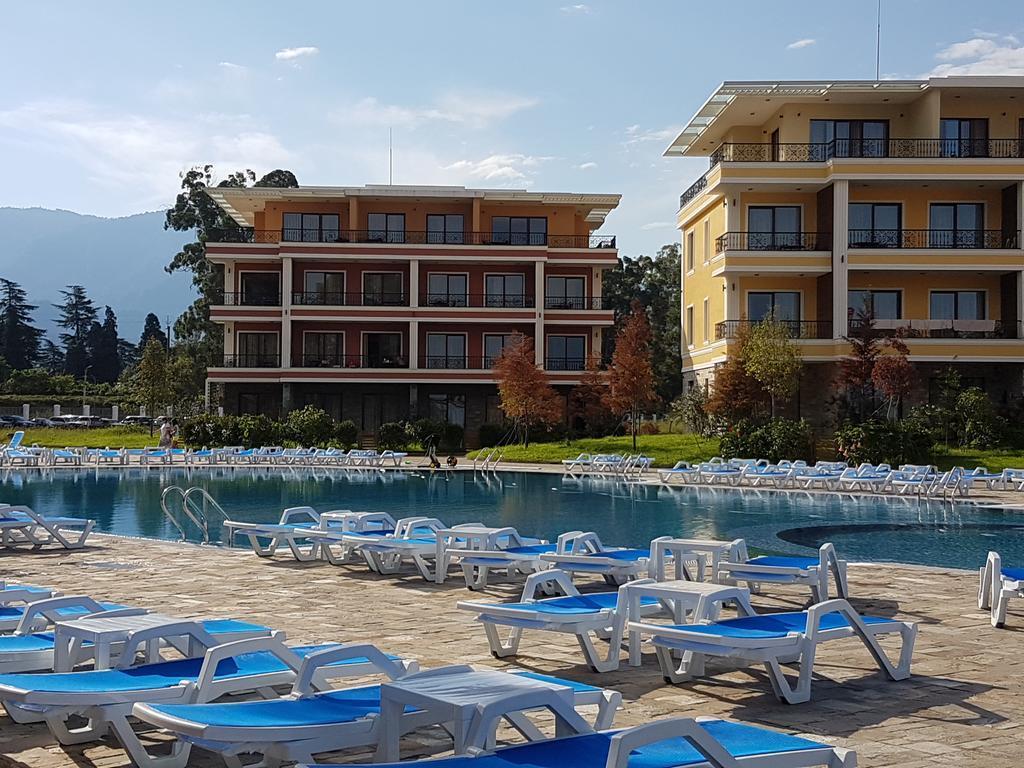 Dreamland Apartments Oasis Chakvi Luaran gambar
