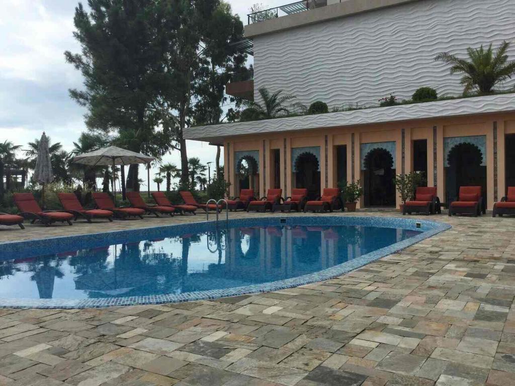 Dreamland Apartments Oasis Chakvi Luaran gambar