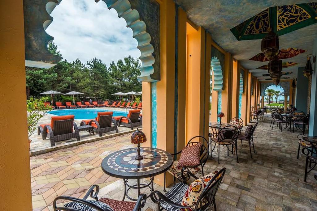 Dreamland Apartments Oasis Chakvi Luaran gambar